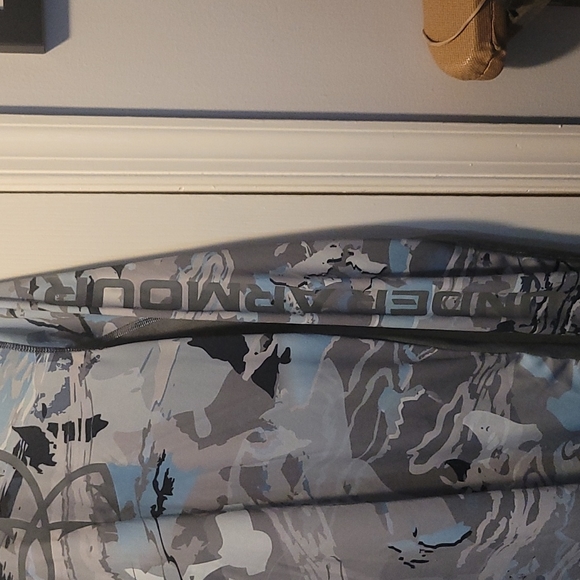 Under Armour Mens lightweight Hoodie S - Picture 5 of 5